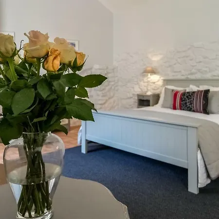 La Ferme Des Belugues Bed and breakfast Le Barroux