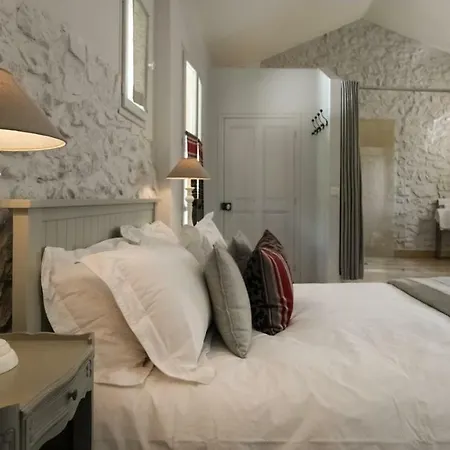 La Ferme Des Belugues Bed and breakfast Le Barroux